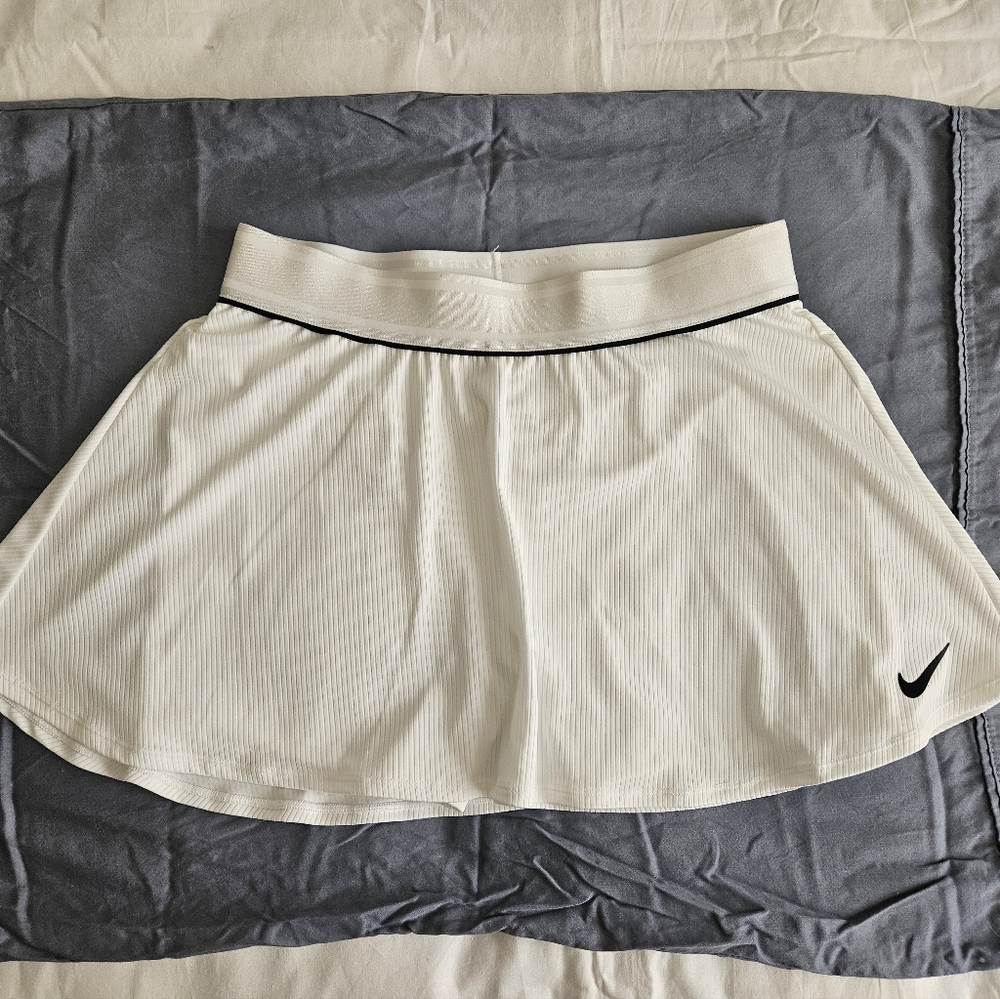 Nike court dry flouncy skirt